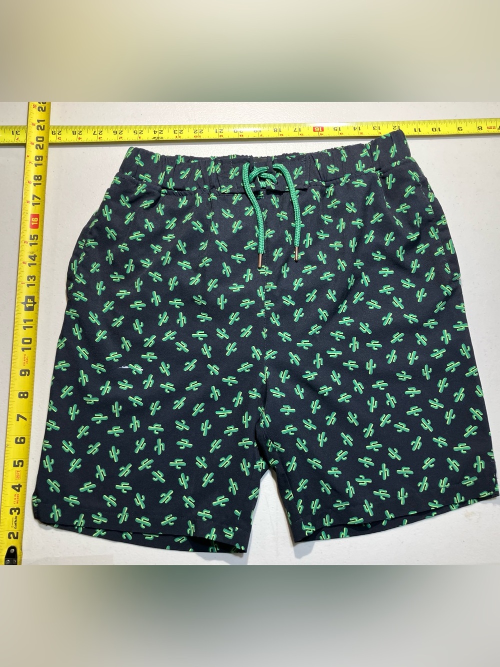 Free Wave Boys Cactus Board Shorts Size 14/16 XL Black Green Swim Trunks